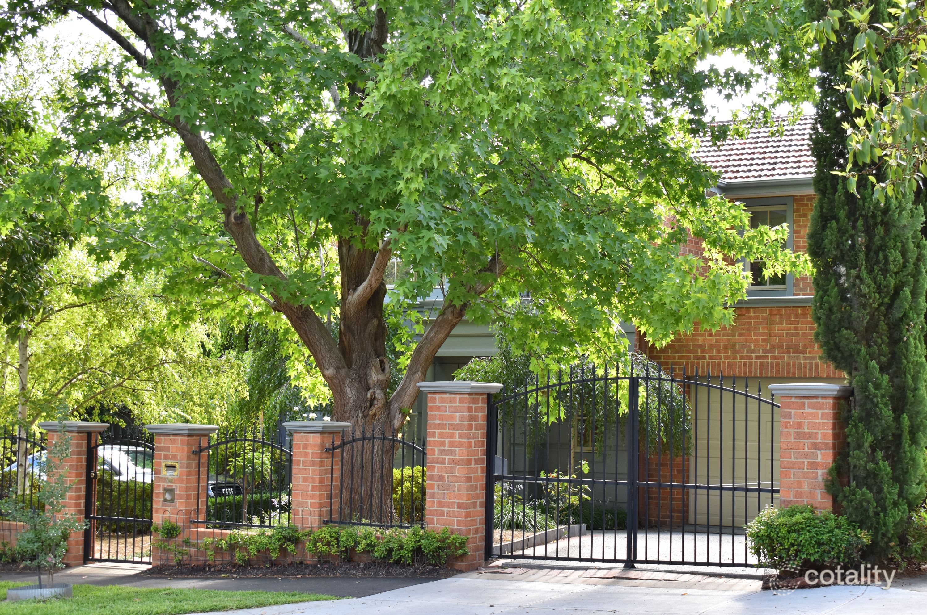 1/71 Wattle Valley Rd, Canterbury, VIC 3126