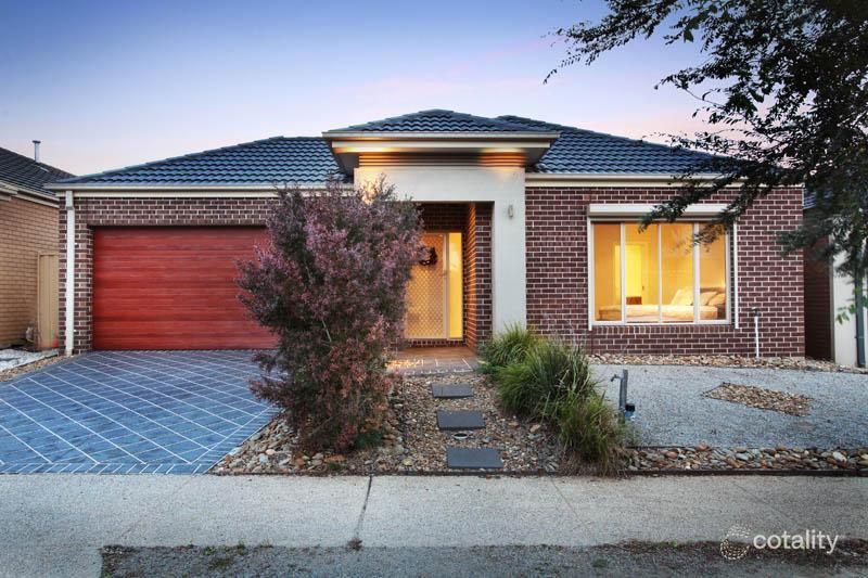 9 Stradbroke Gdns, Caroline Springs, VIC 3023