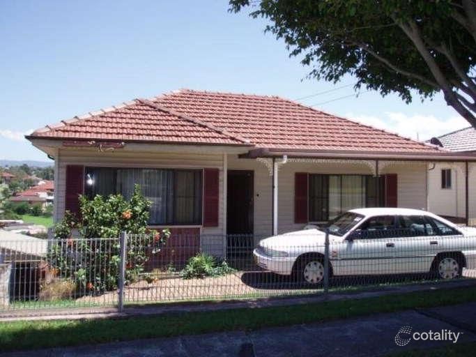 74 Weringa Ave, Lake Heights, NSW 2502