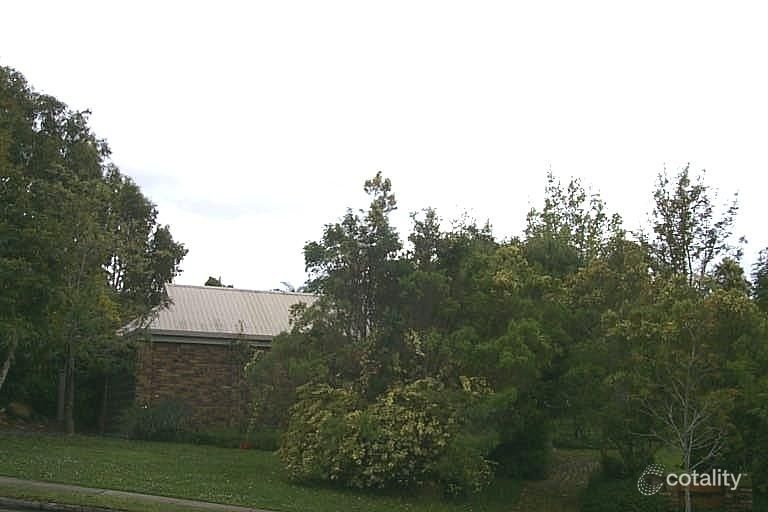 236 Mount Ommaney Dr, Mount Ommaney, QLD 4074