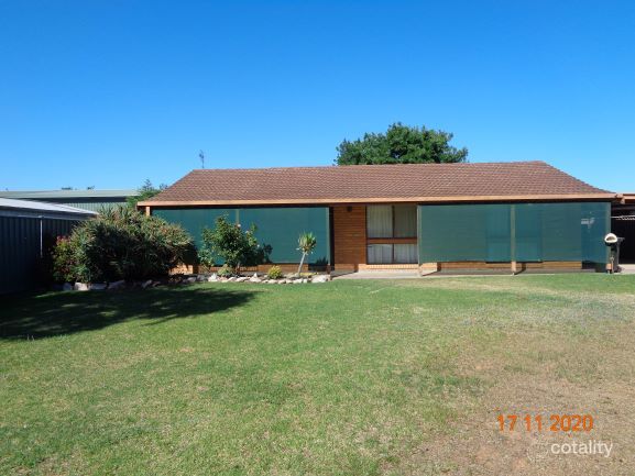 1 Johnston Cres, Deniliquin, NSW 2710