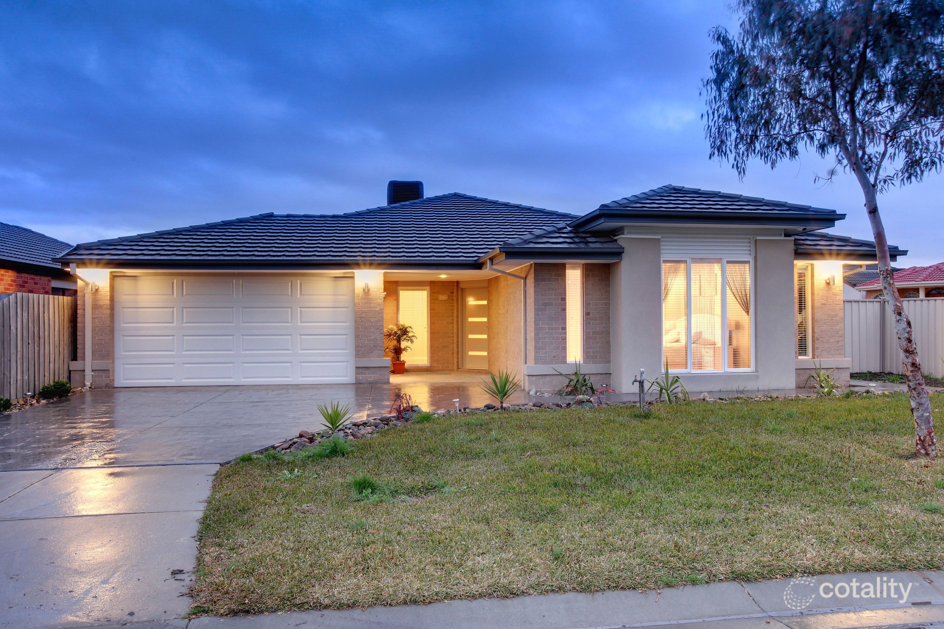 15 Broadway St, Roxburgh Park, VIC 3064
