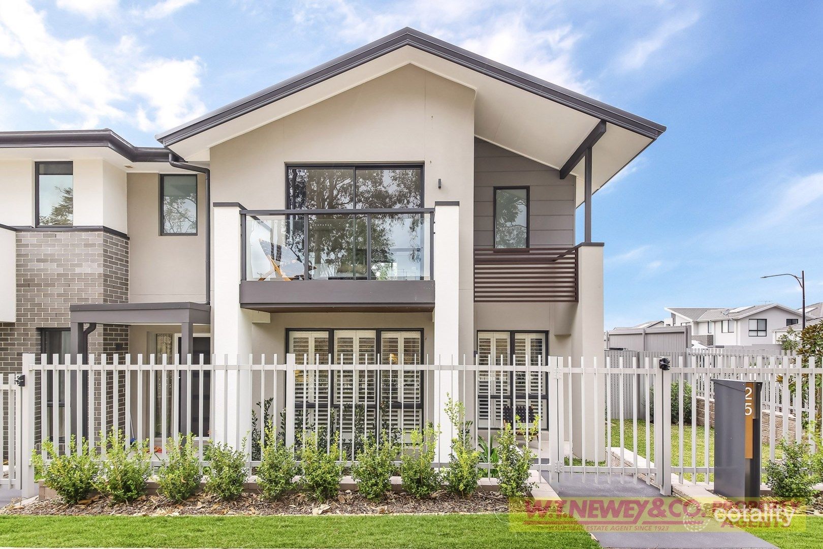 25 Kermond Walk, Moorebank, NSW 2170