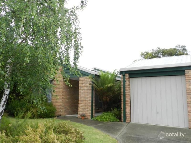 16 Garden Ave, Bairnsdale, VIC 3875
