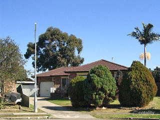 6 Novar Pl, St Johns Park, NSW 2176