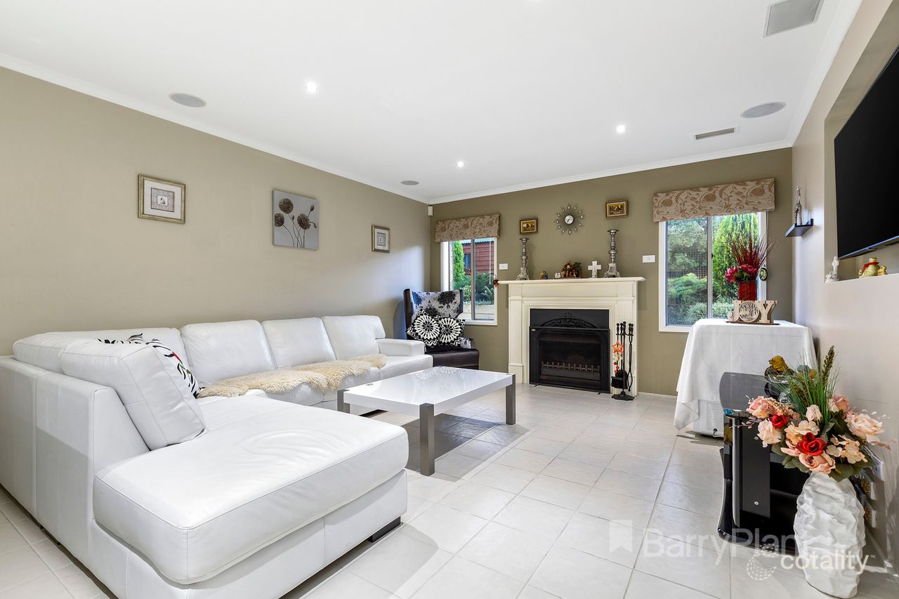 12 Warbler Walk, South Morang, VIC 3752