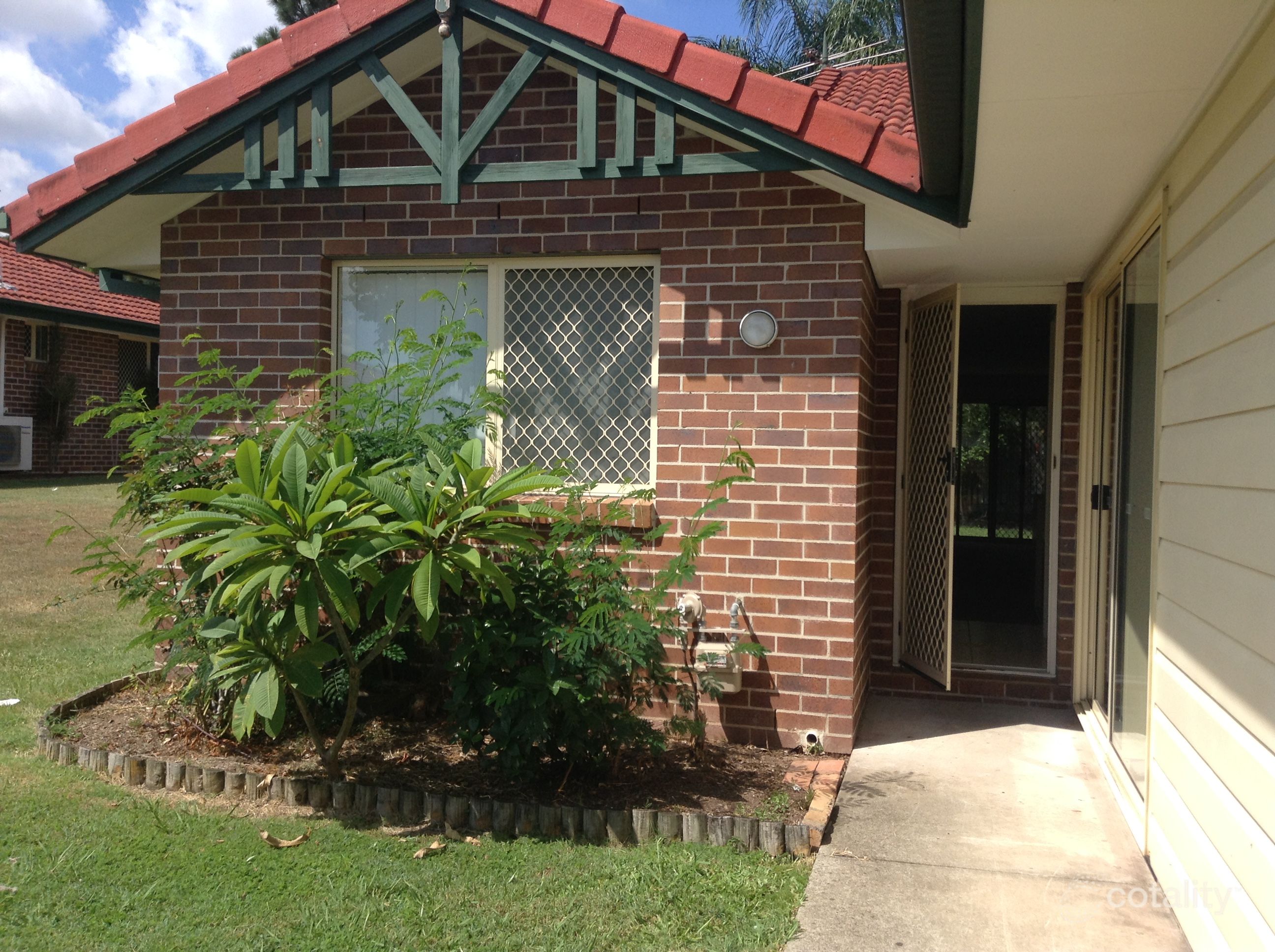 4/1 Spalding Cres, Goodna, QLD 4300