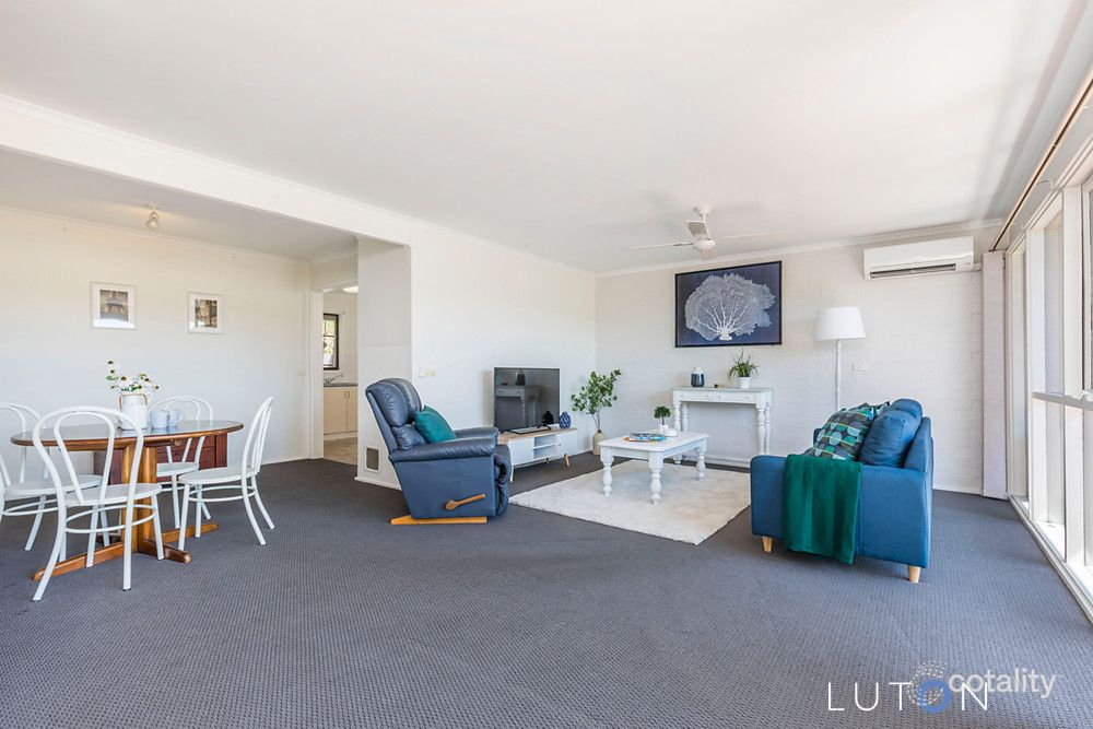 13 Oldham Ct, Phillip, ACT 2606