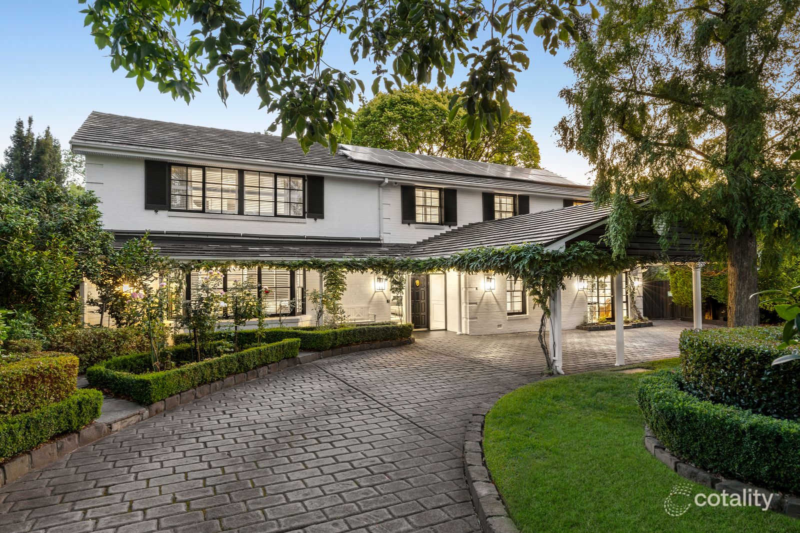 16 Mackintosh Rd, Wheelers Hill, VIC 3150