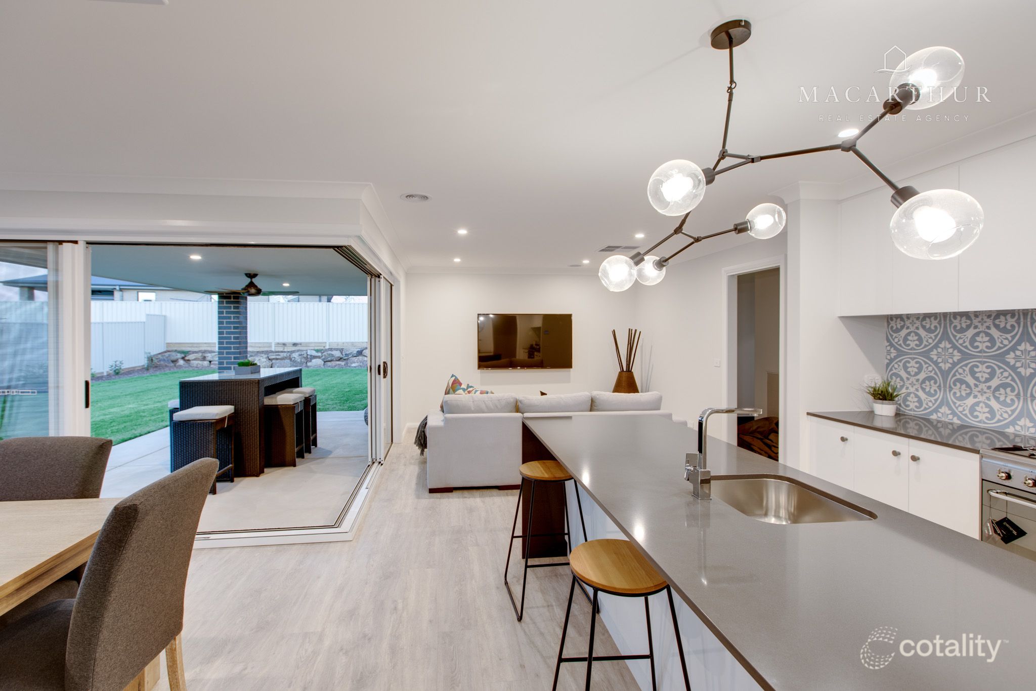 49 Paradise Dr, Gobbagombalin, NSW 2650