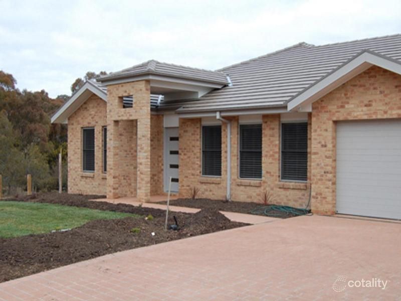 8 Tankee Pl, Queanbeyan East, NSW 2620