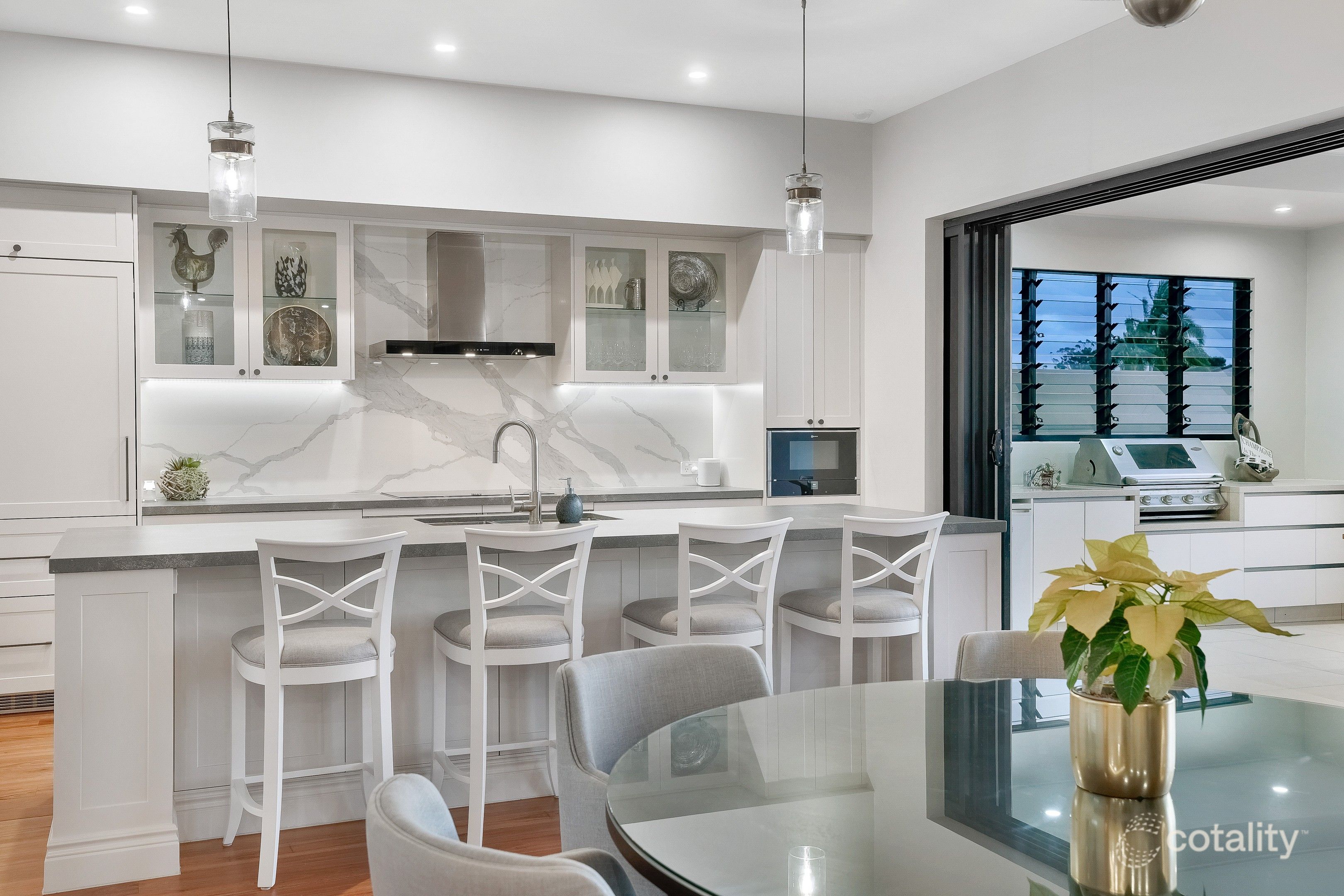 10 Clontarf Ave, Bundall, QLD 4217