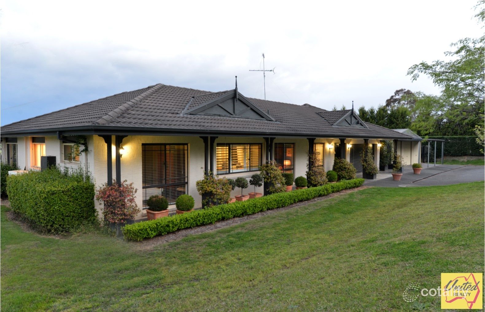 95 Old Oaks Rd, The Oaks, NSW 2570