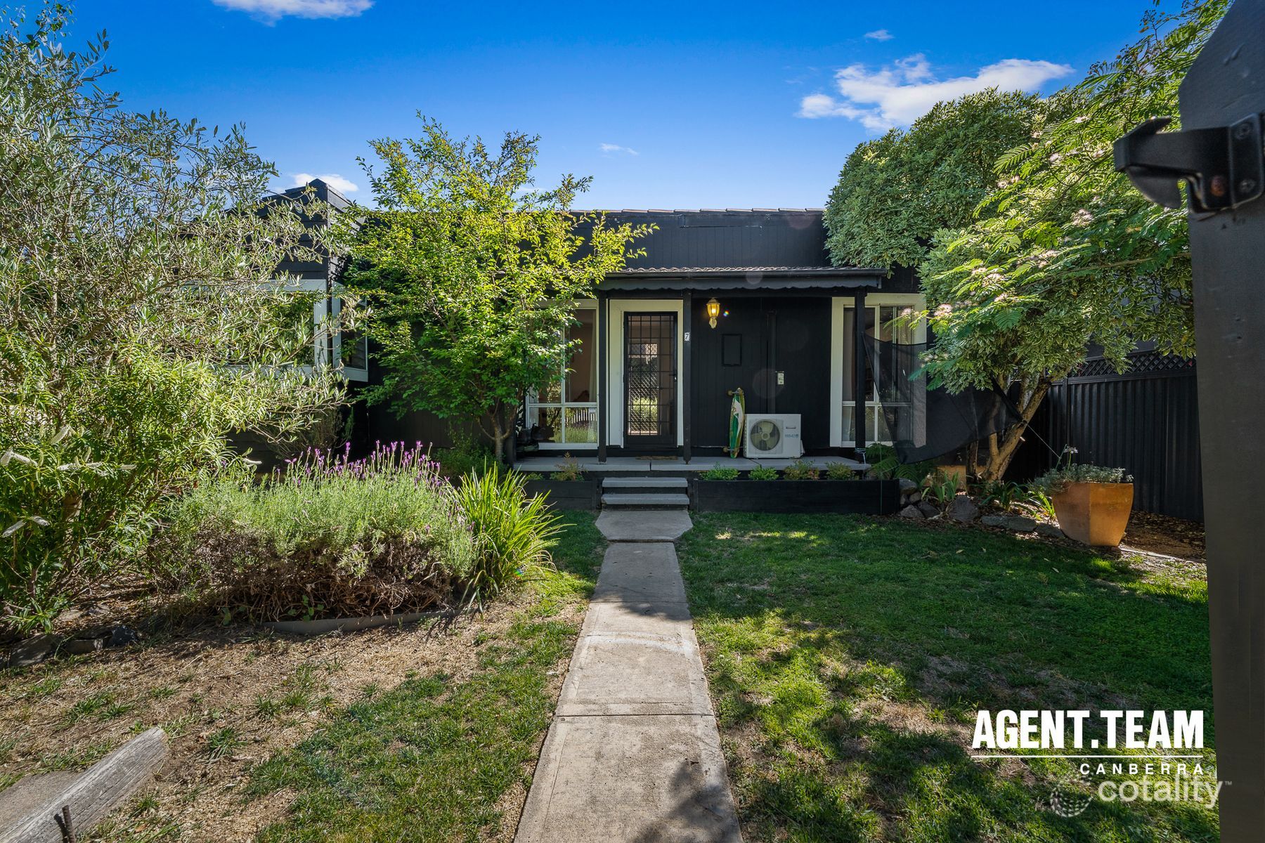 7 Weaver Pl, Charnwood, ACT 2615