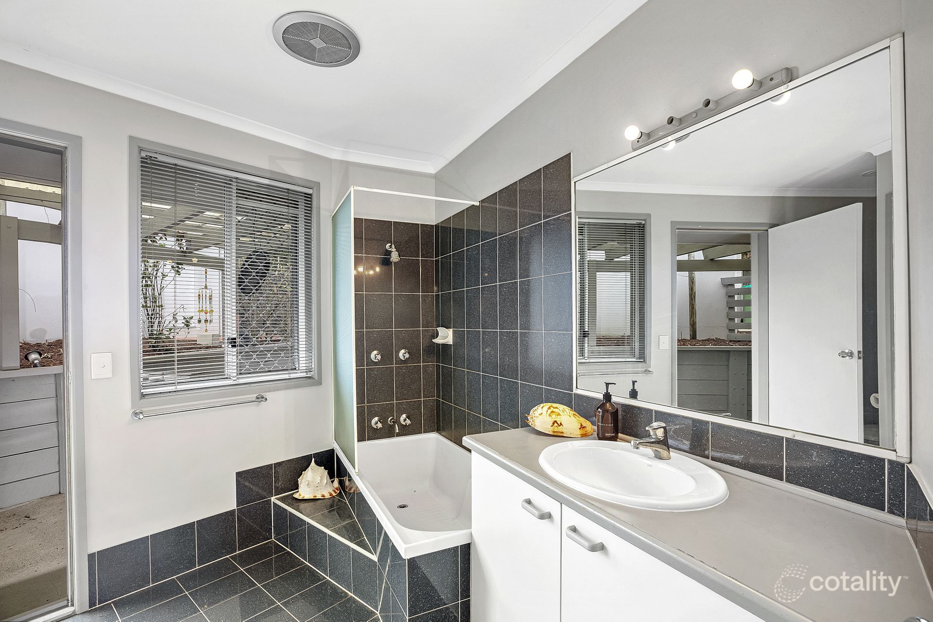 2 Naturi St, Noosa Heads, QLD 4567