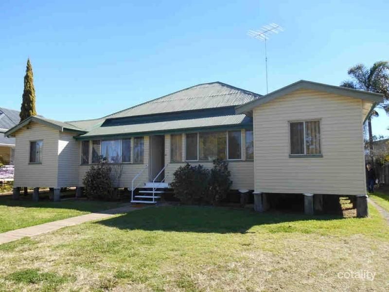 77 Guy St, Warwick, QLD 4370