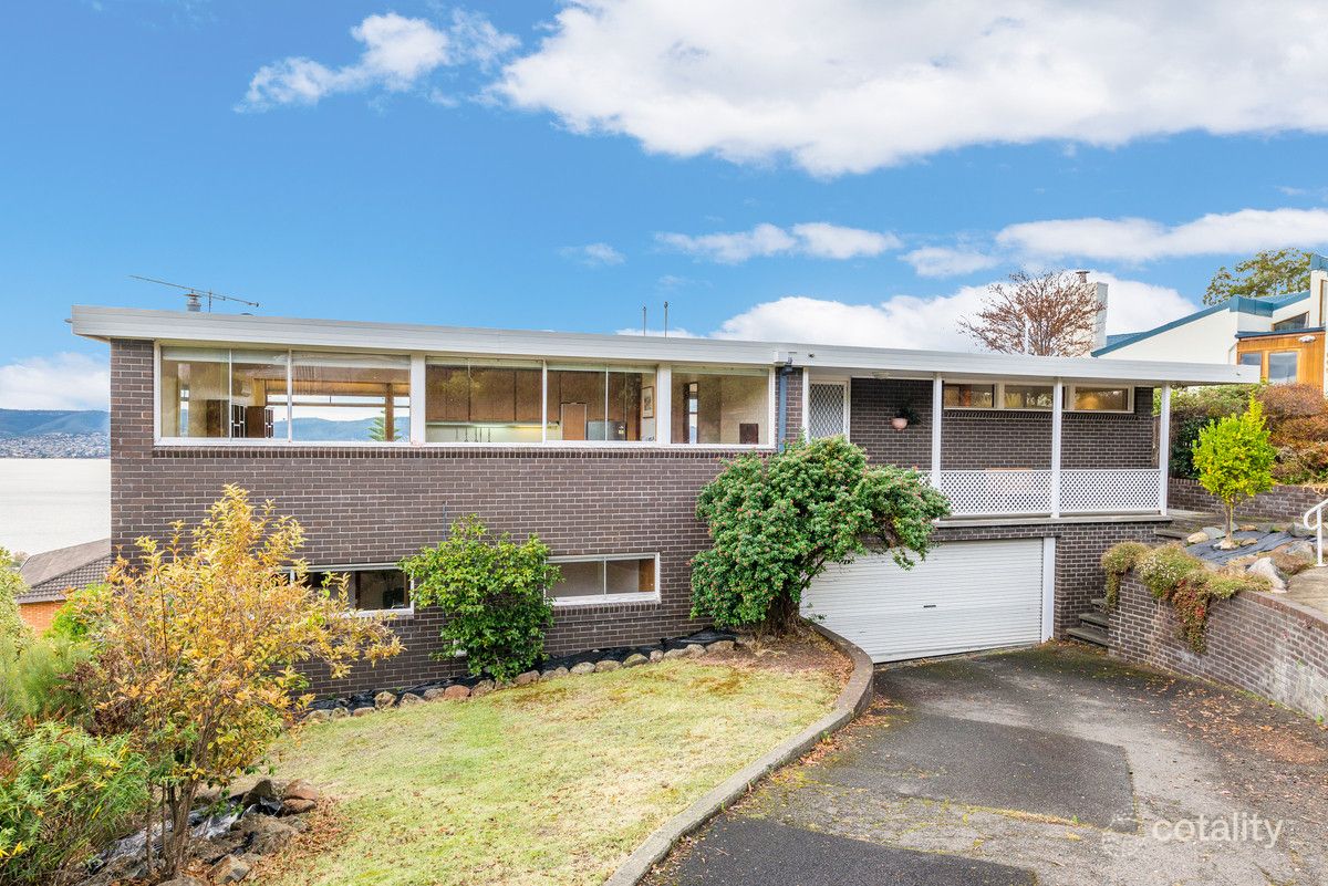 8 Eurella Ave, Sandy Bay, TAS 7005