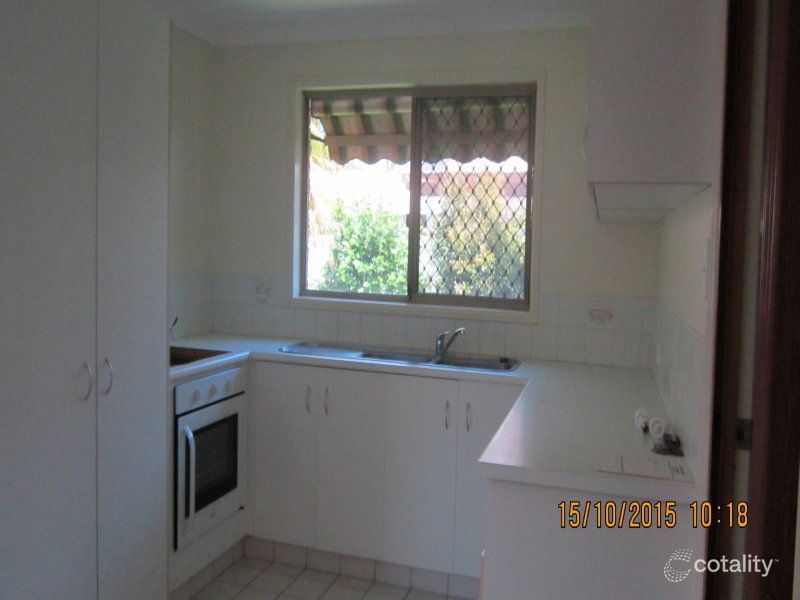 2/8 Riccarton Pl, Labrador, QLD 4215