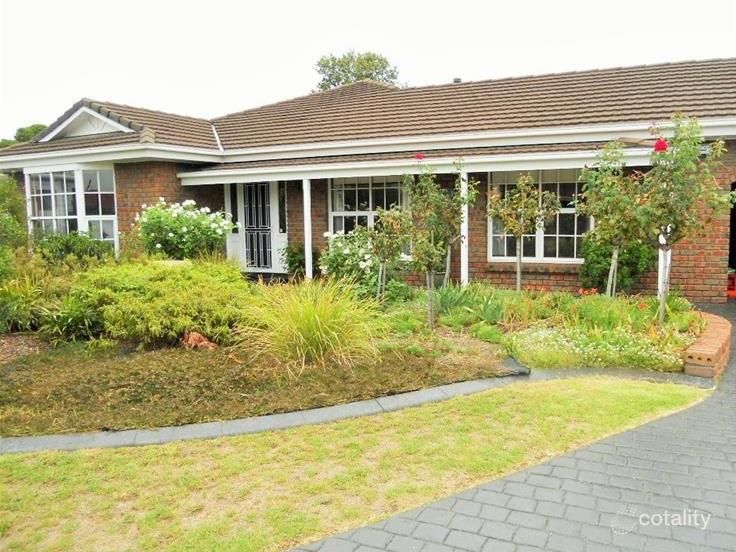 15 Bartlett Dr, Novar Gardens, SA 5040