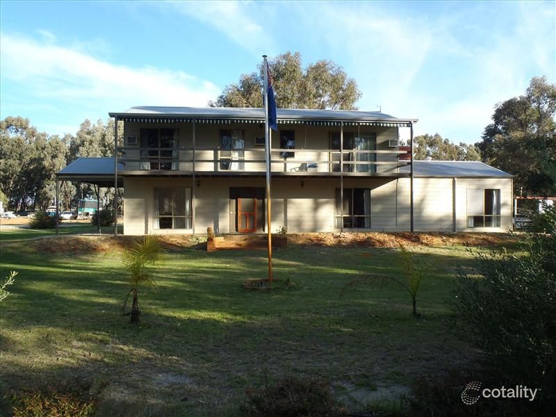 18 Swamp Gum Rd, Oakford, WA 6121