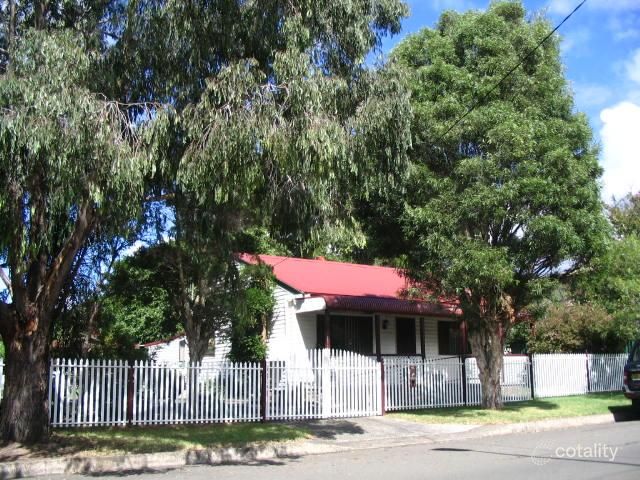 2a Nicholson Rd, Woonona, NSW 2517