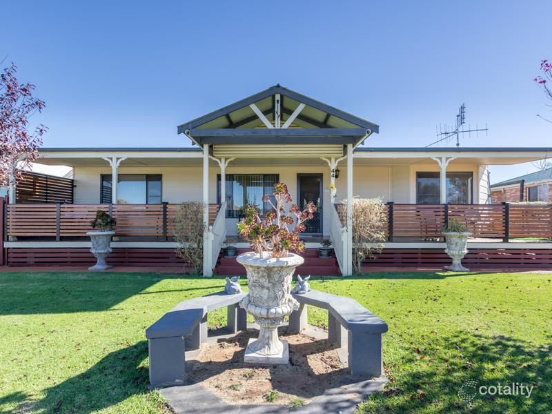 44 Manildra St, Narromine, NSW 2821