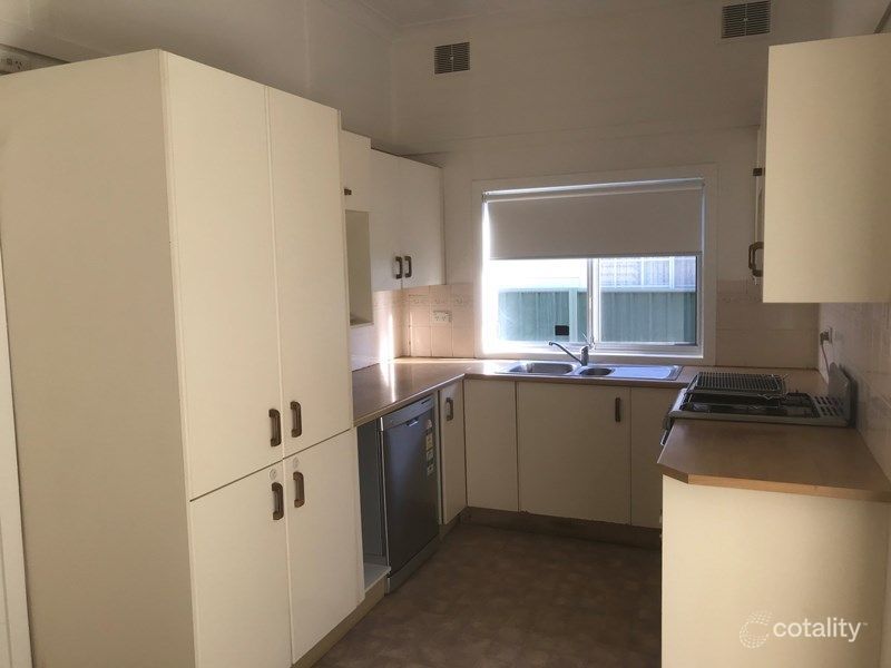 33 Hermitage Rd, West Ryde, NSW 2114