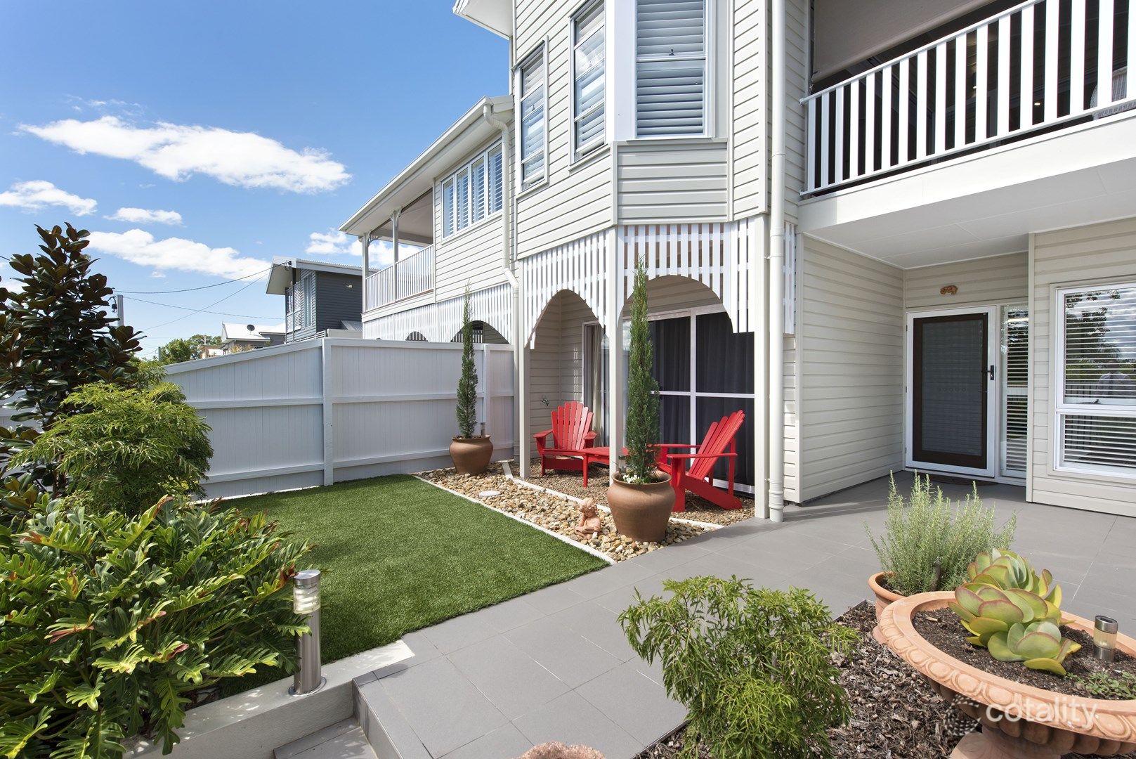 2/43 Raby Rd, Coorparoo, QLD 4151