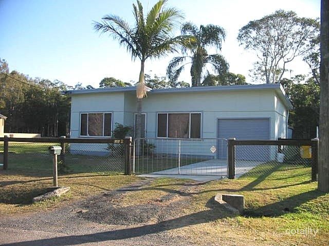 11 Church Rd, Chittaway Point, NSW 2261