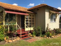 2 Benwell Pl, Collie, WA 6225