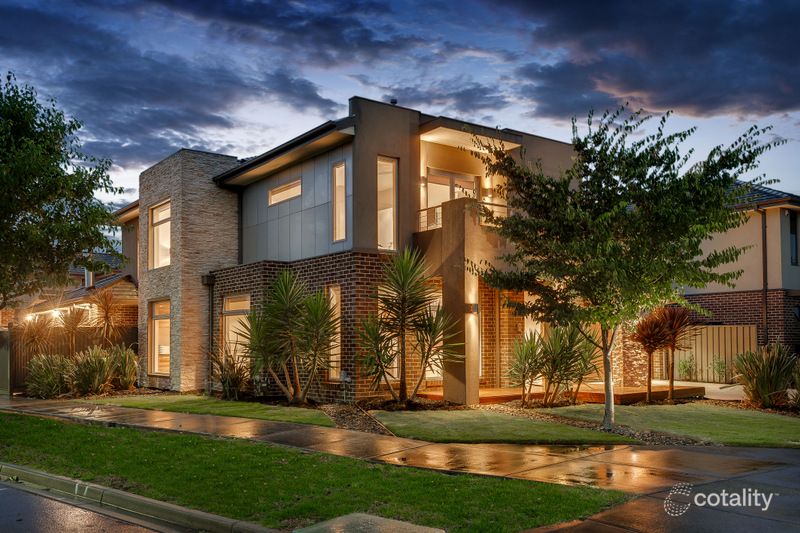 33 Hawkstowe Pde, South Morang, VIC 3752