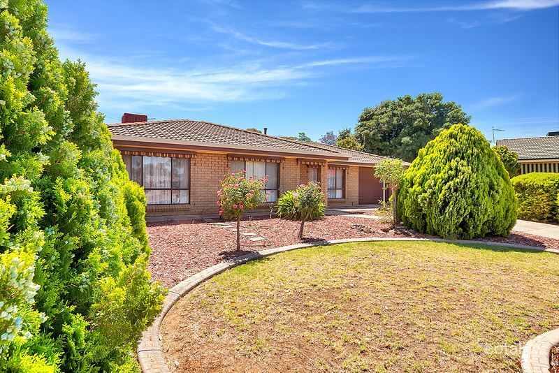 27 Carob Cres, Craigmore, SA 5114