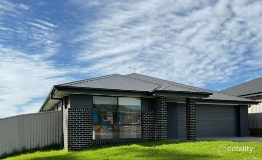 12 Freesia Pl, Port Macquarie, NSW 2444