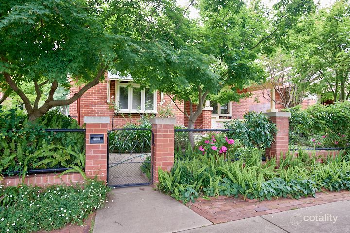 57 Collins St, Turvey Park, NSW 2650