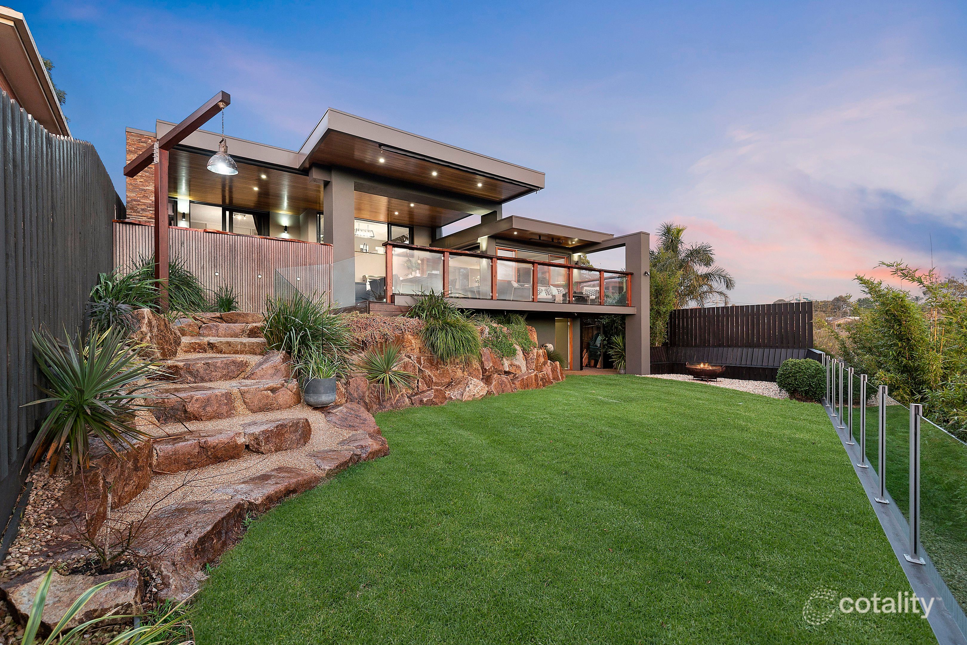 82 Willow Rd, Frankston, VIC 3199