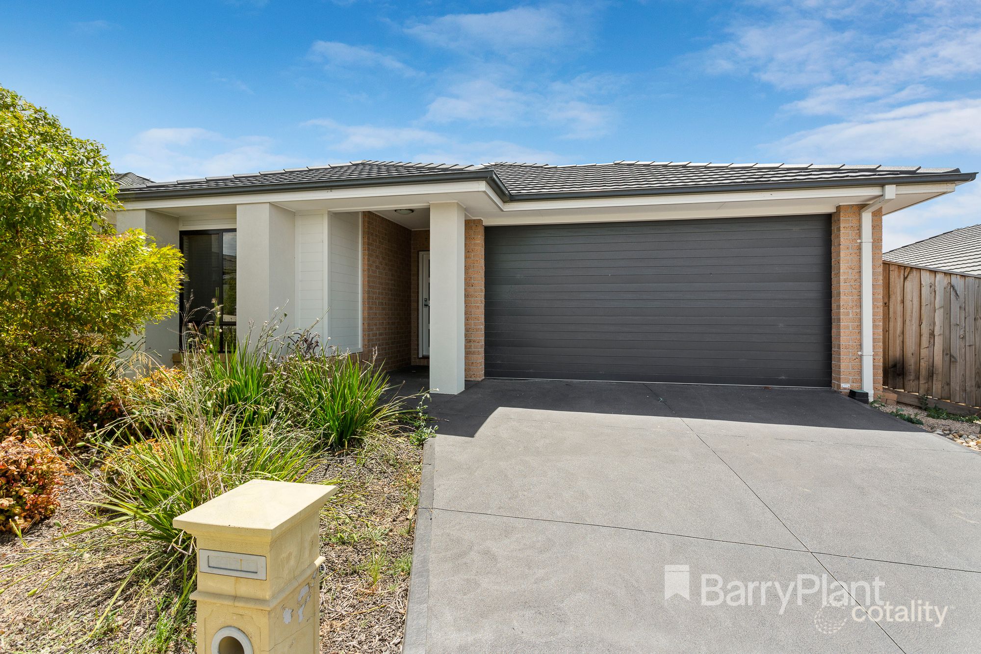 33 Gyrfalcon Way, Doreen, VIC 3754