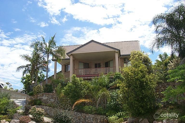 16 Hakea Cres, Chapel Hill, QLD 4069