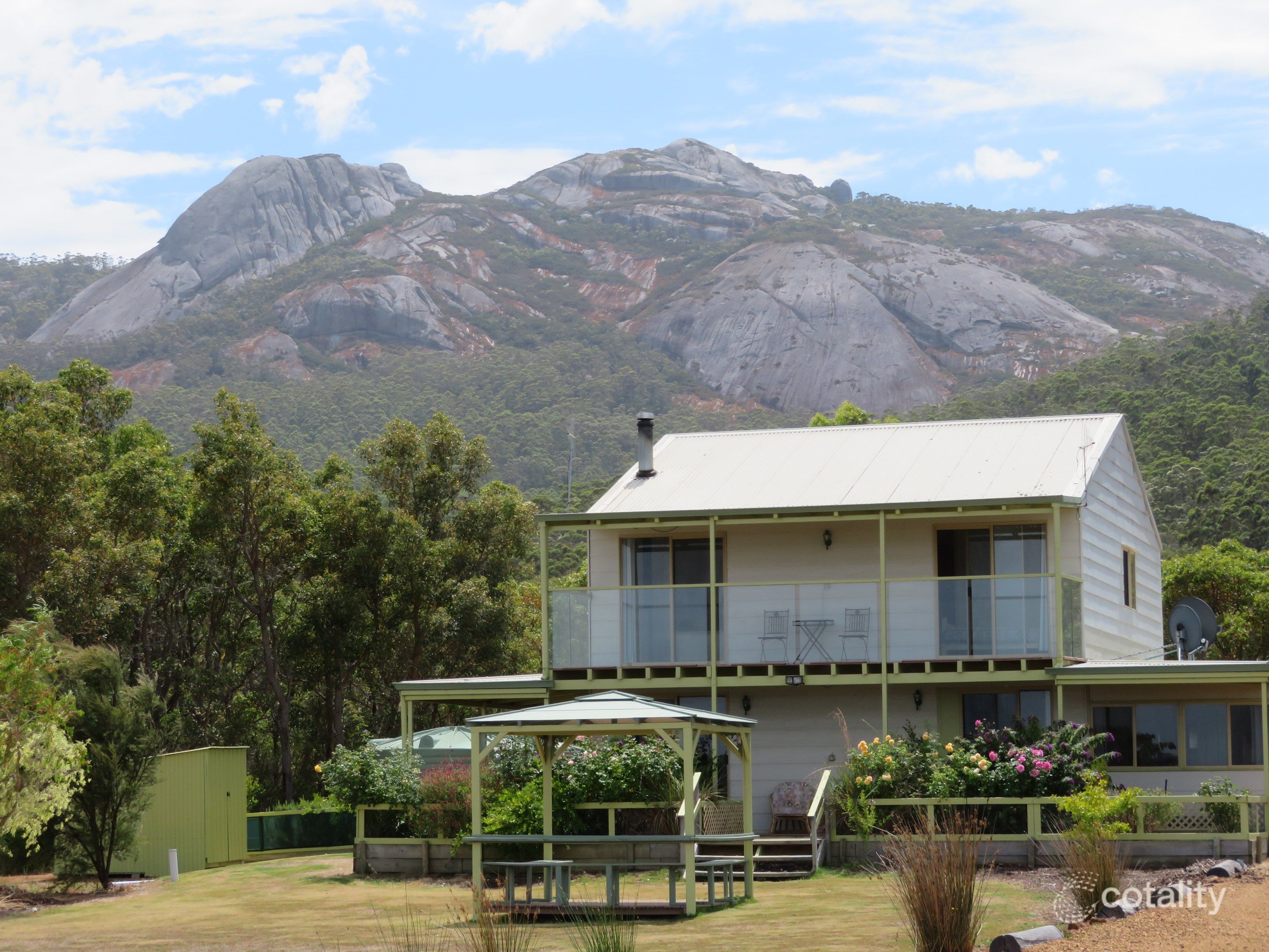 54 Mira Flores Ave, Porongurup, WA 6324