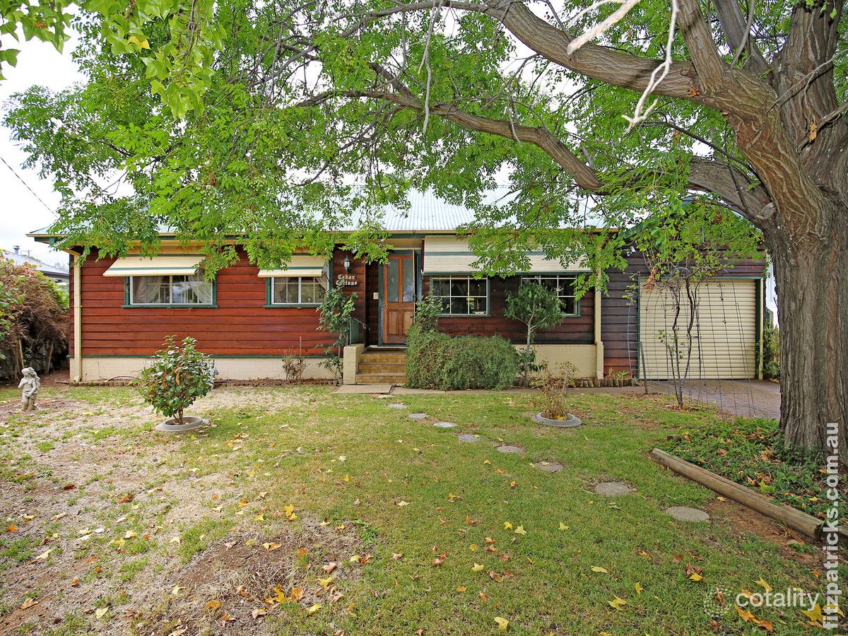 133 Bourke St, Mount Austin, NSW 2650