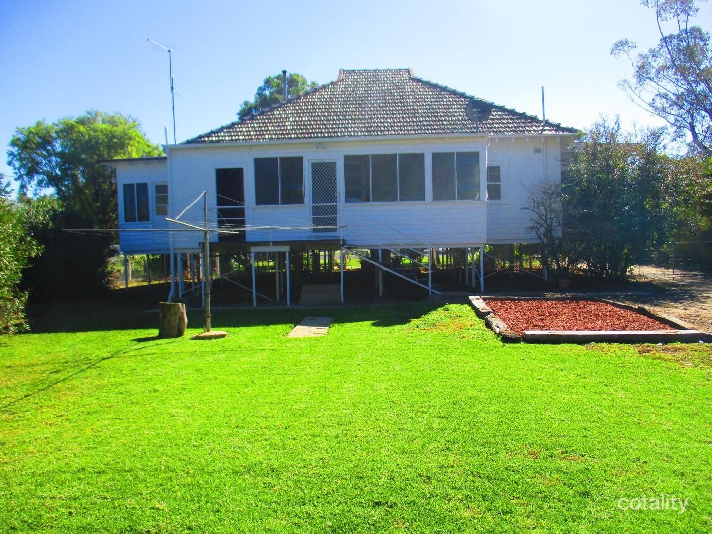 8 Webb Ave, Moree, NSW 2400