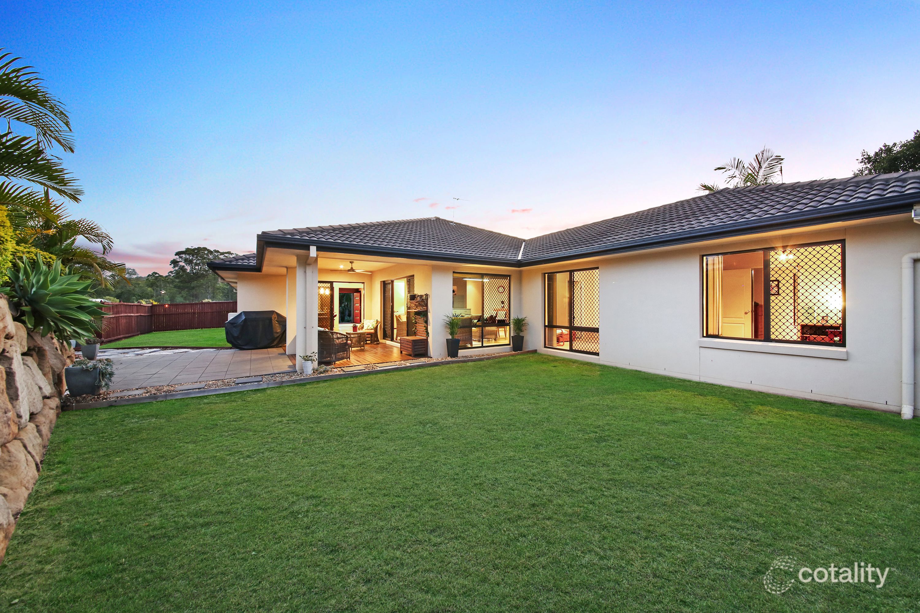 26 Boogaerdt Rise, Bonogin, QLD 4213