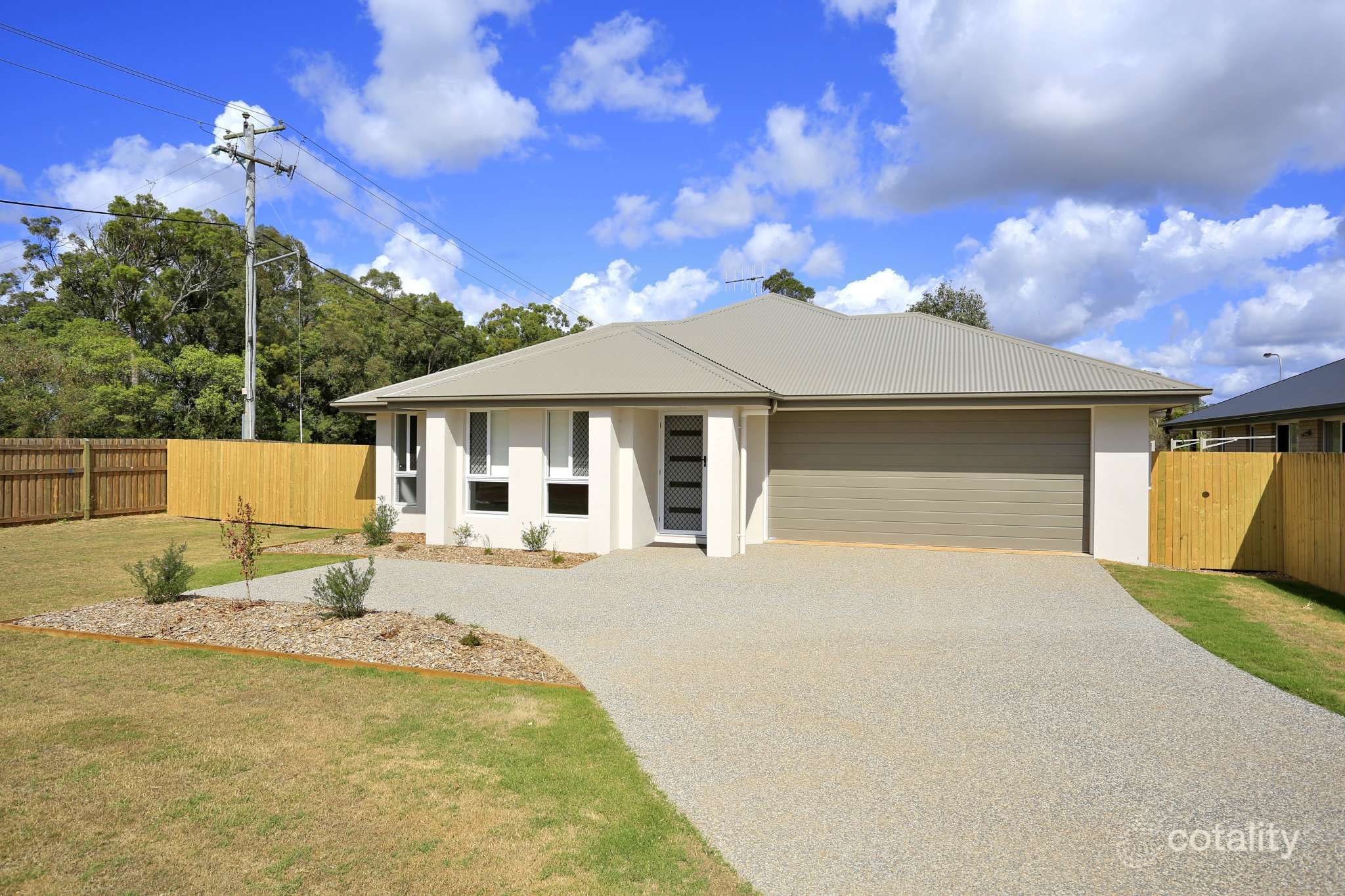 28 Banner Ct, Branyan, QLD 4670