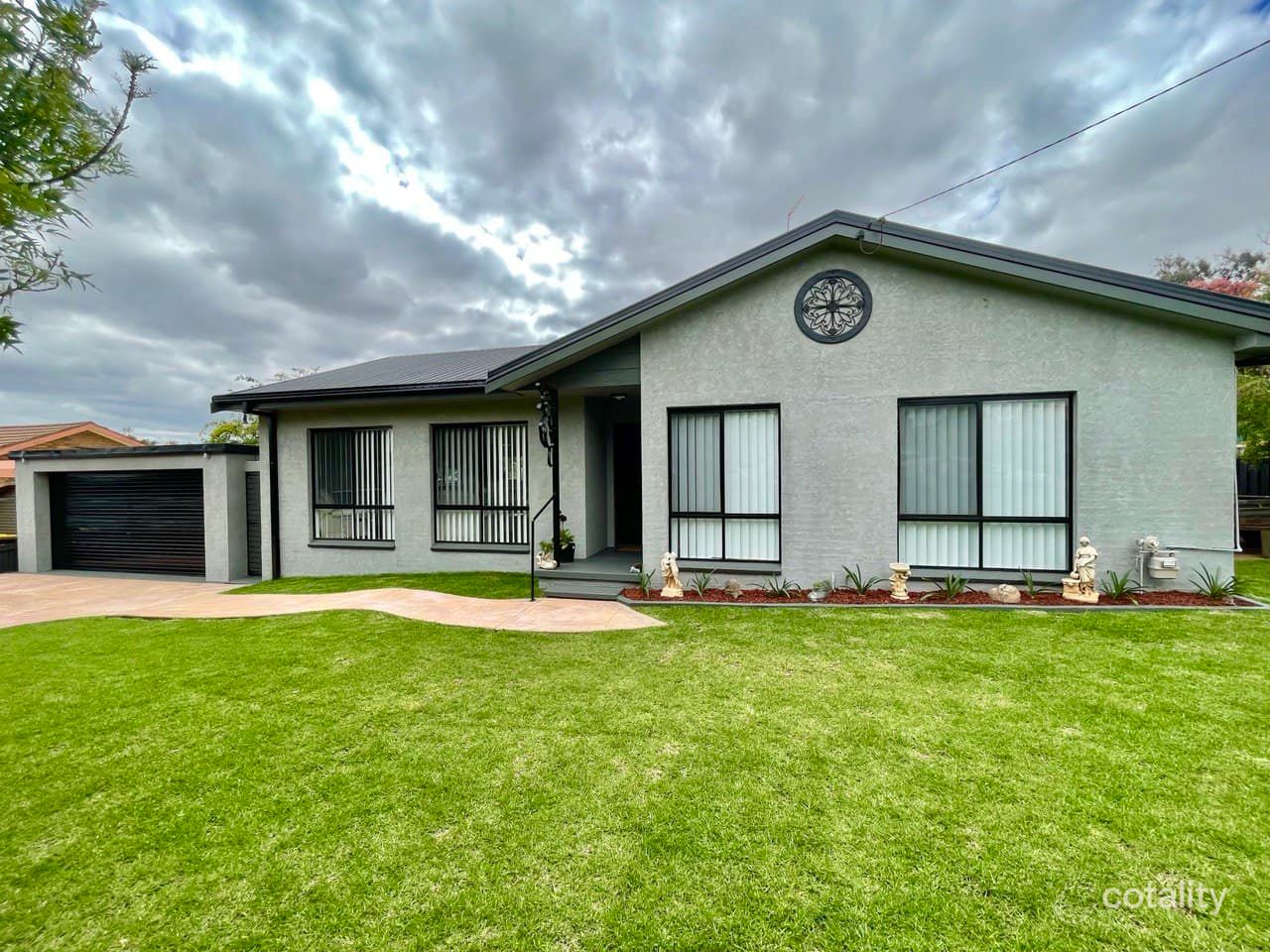 8 Basil Ave, Parkes, NSW 2870