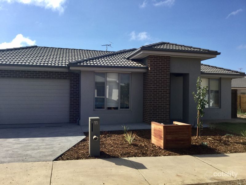 11 Isle Ave, Armstrong Creek, VIC 3217