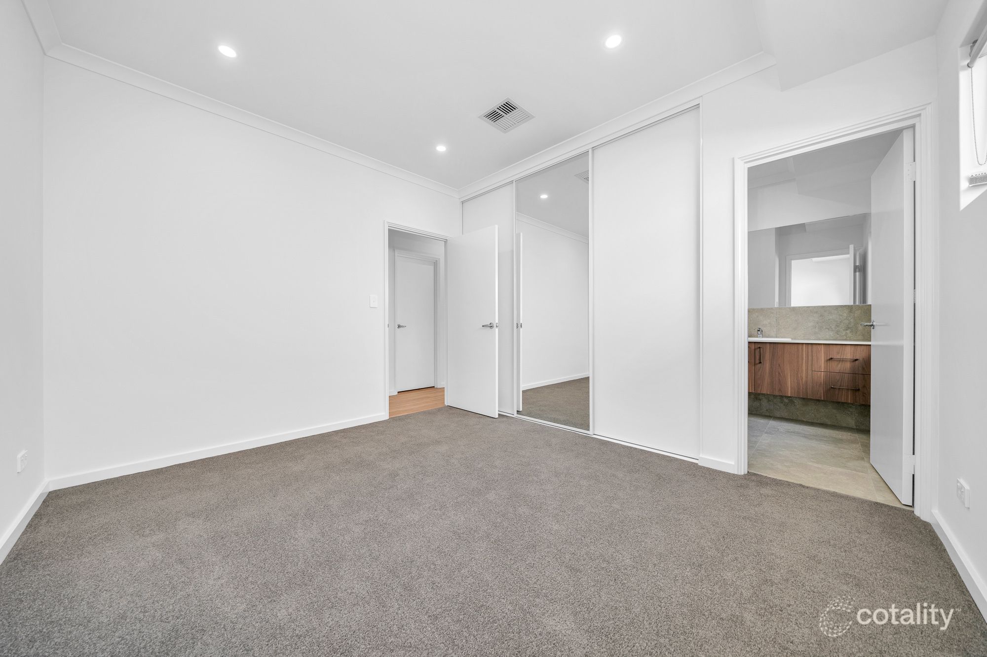 1b Waitara Cres, Greenwood, WA 6024
