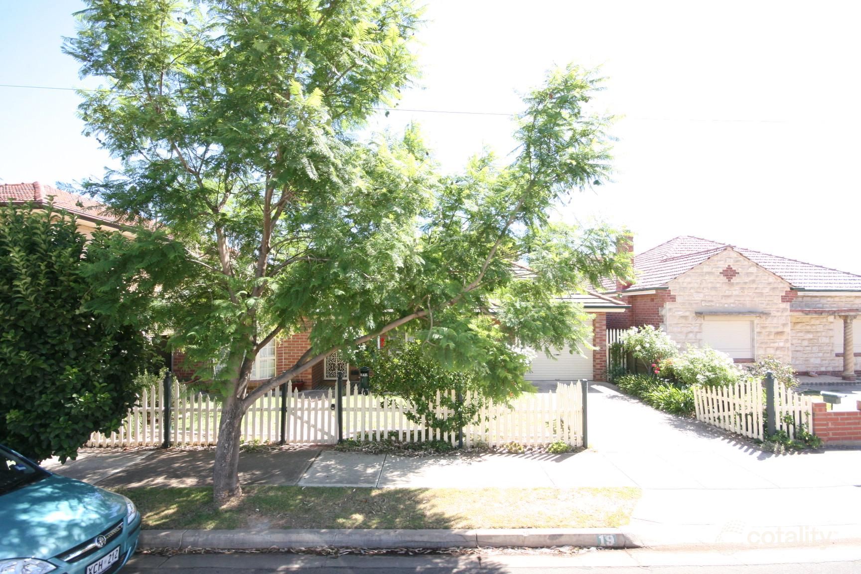 19 Grosvenor St, Glandore, SA 5037