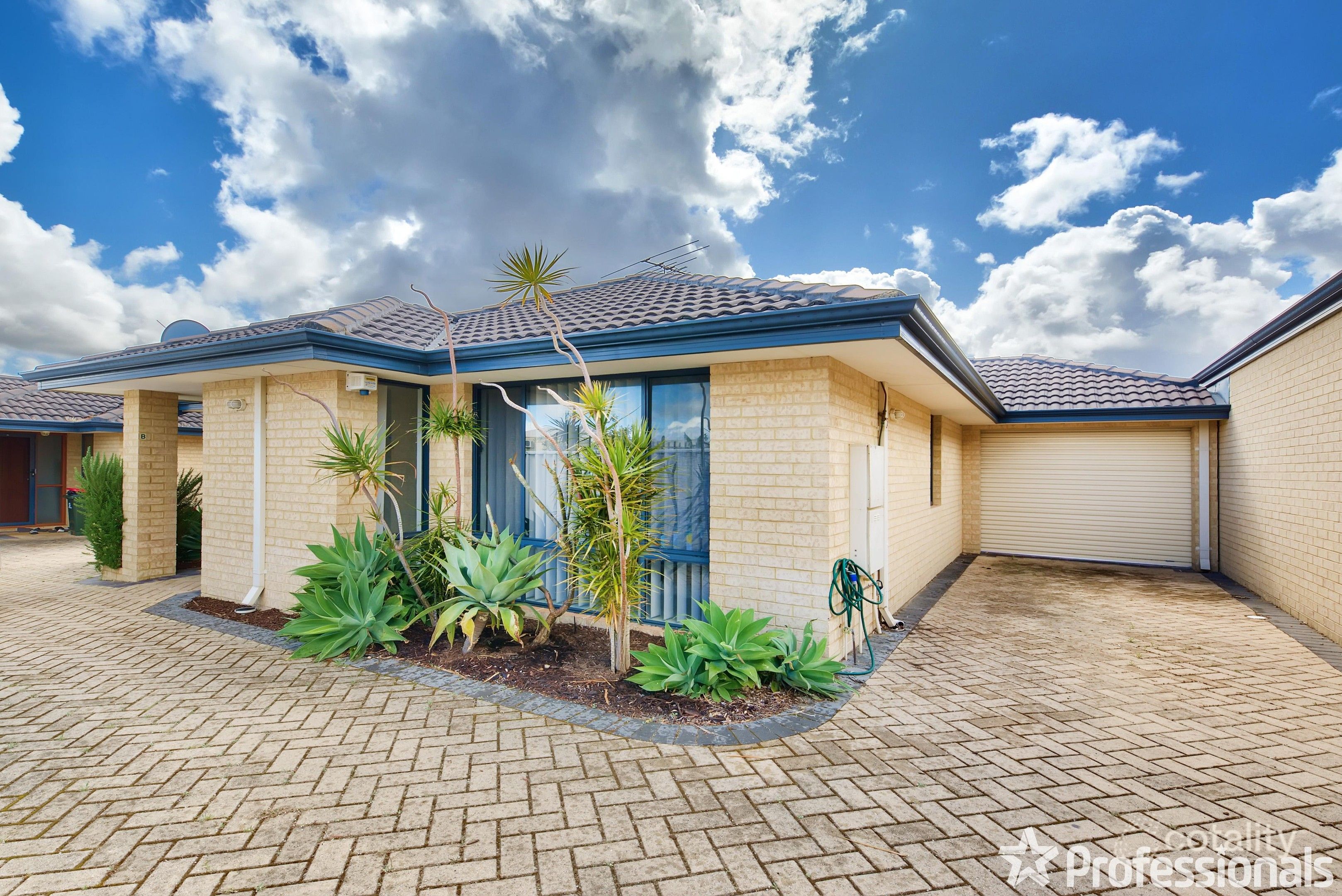 13b Maroog Way, Nollamara, WA 6061