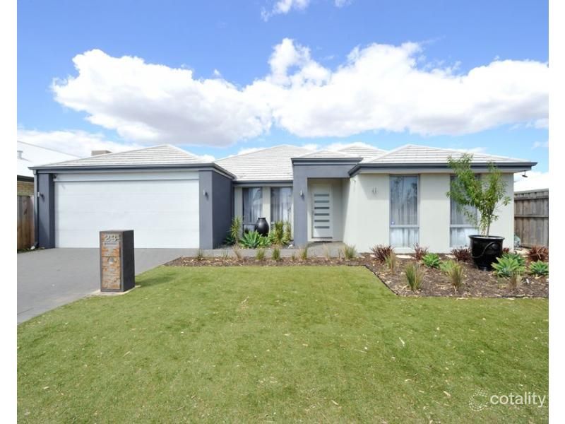 23 Moonstone Pkwy, Wellard, WA 6170