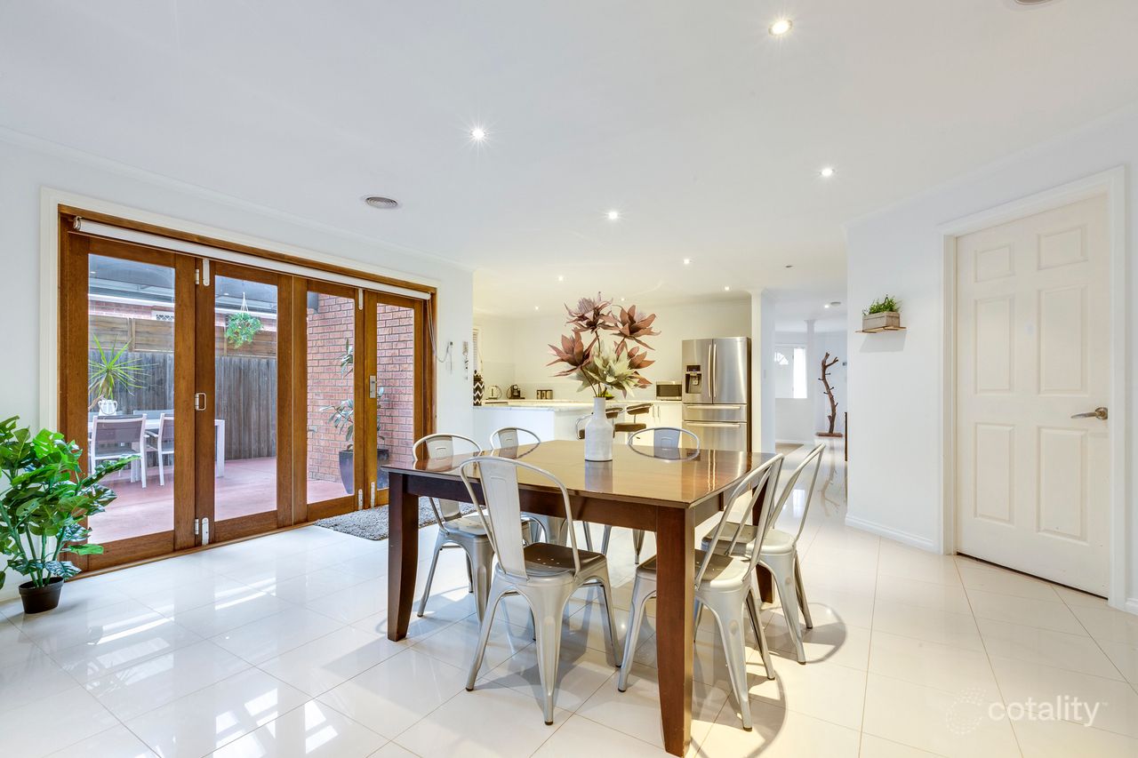 9 Stagecoach Cres, Sydenham, VIC 3037