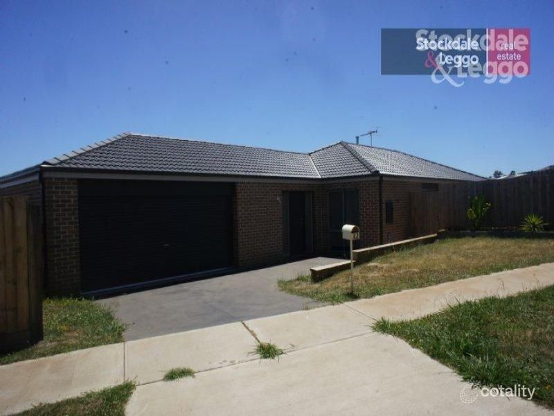 32 Hatfield Dr, Drouin, VIC 3818